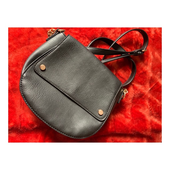 Cute and Chik Black Crossbody Purse - Picture 1 of 3